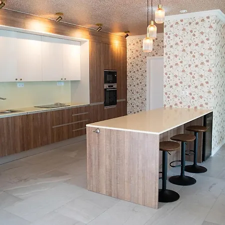 Rosy No1 Boutique Living By The Sea