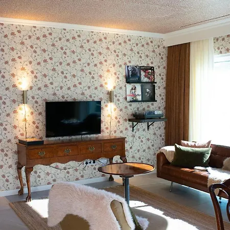 Rosy No1 Boutique Living By The Sea Apartment Bicas