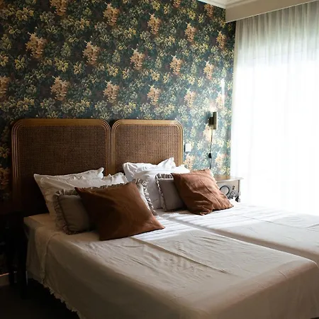 Rosy No1 Boutique Living By The Sea Apartment Bicas