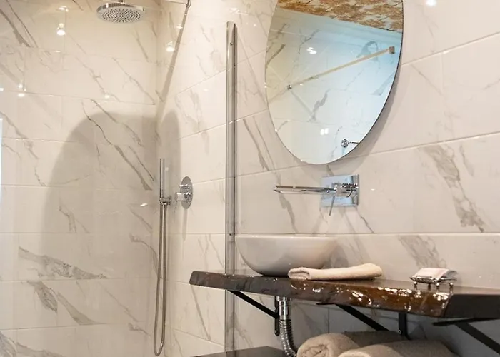 Rosy No1 Boutique Living By The Sea Bicas